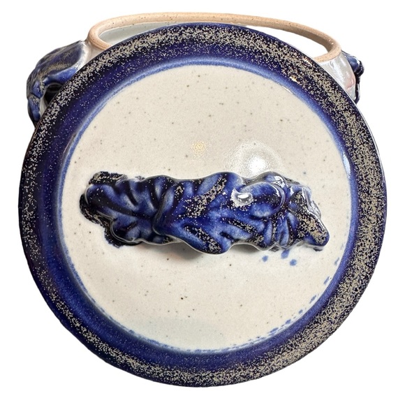 BEAUTIFUL ARTISAN MADE POTTERY SOUP TUREEN - Picture 8 of 11